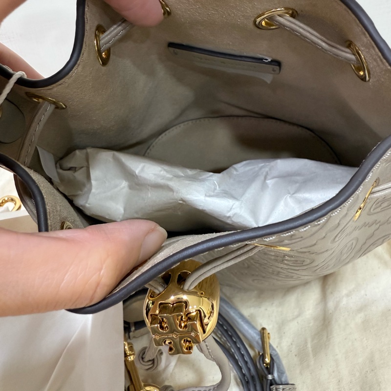 Tory  Burch 經典迷你水桶包-8