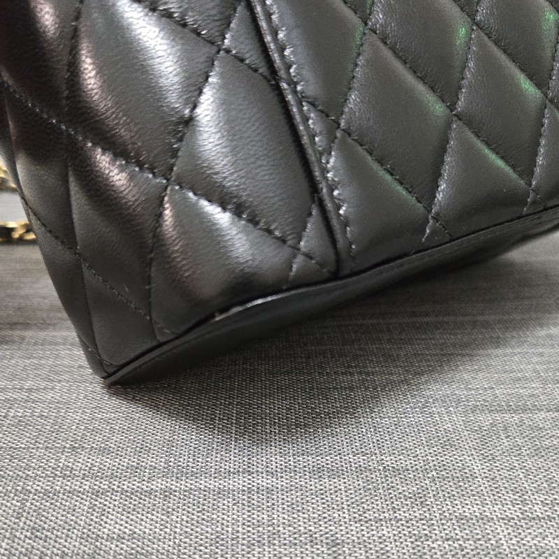 CHANEL 香奈兒 黑金雕花雙C logo 盒子包 長盒子-13
