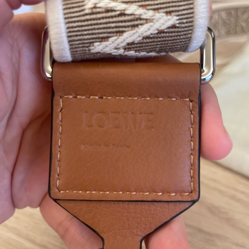 Loewe 緹花肩背帶 棕色銀釦-11