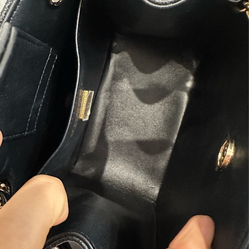 多種背法Chanel mini tote 黑金荔枝皮托特包-18
