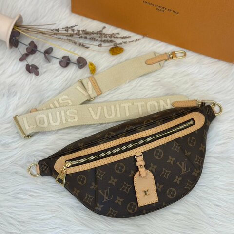 LOUIS VUITTON High rise斜背包