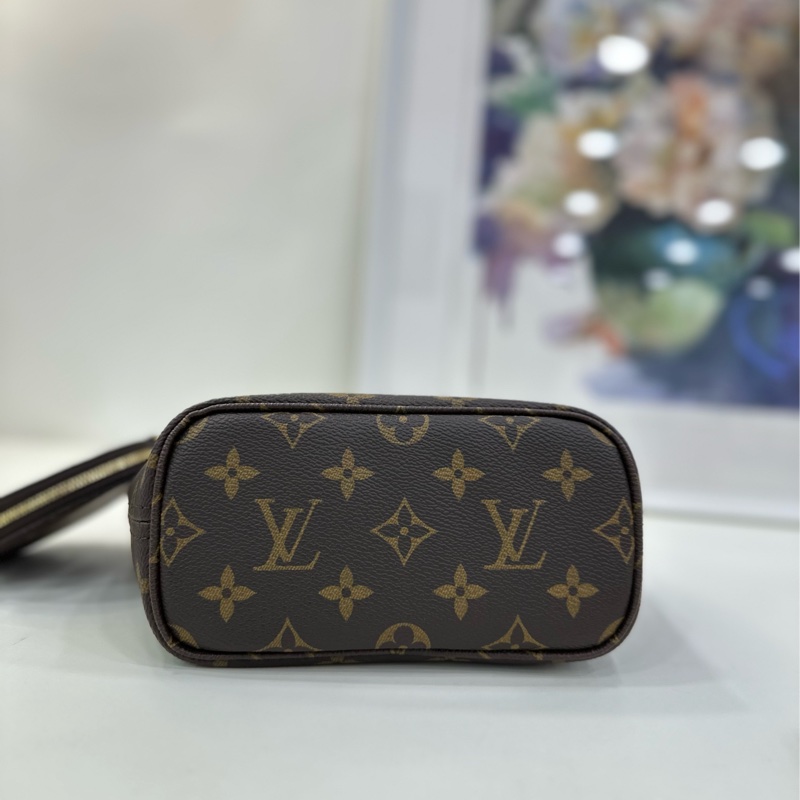 LV 路易威登 老花neverfull bb托特包 mini 配件:奶茶色肩帶、子包、小票 24年買-7