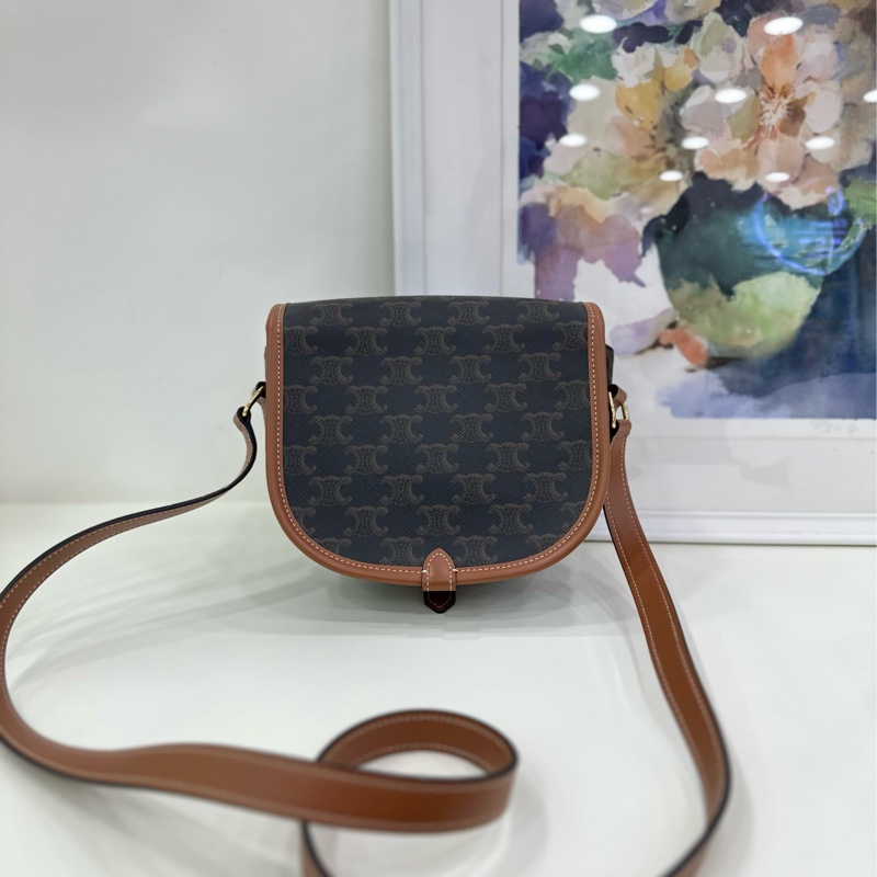 CELINE賽琳 Cuir Triomphe 經典浮雕翻蓋 中型馬鞍包 單肩斜背包-2