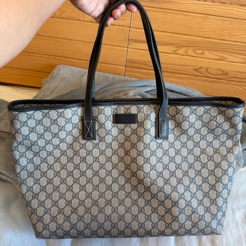 Gucci 老花購物托特包