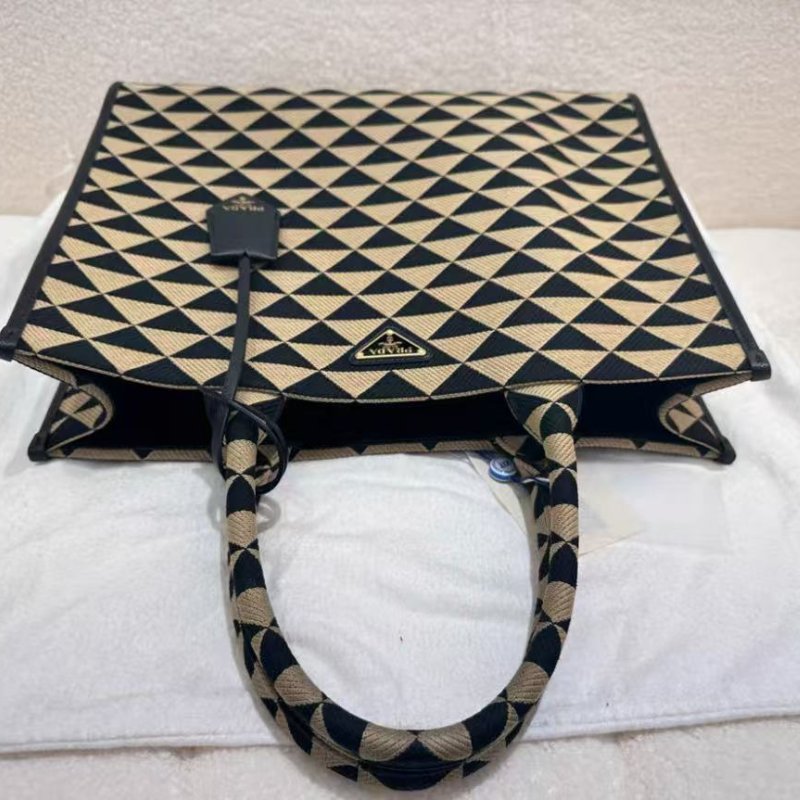 PRADA Symbole 托特包 39*31cm 99新 配件塵袋-4