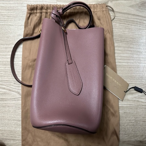 Burberry 水桶包