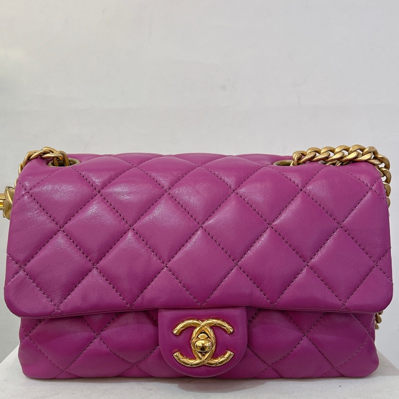 CHANEL桃紫色金釦金球鍊包-0