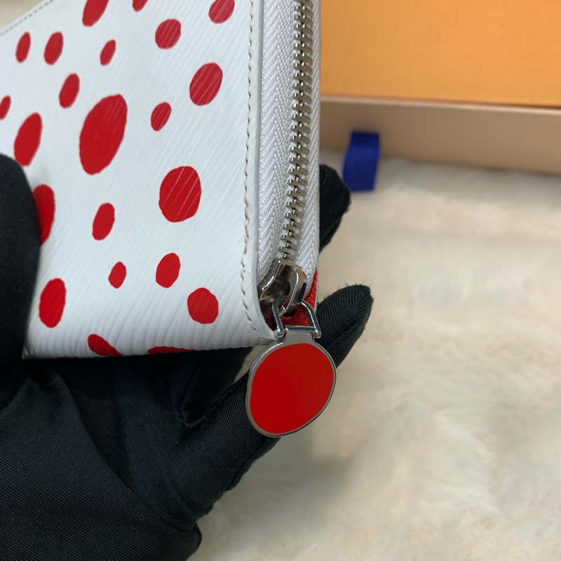 LV 紅色波點白色長銀包 I570NY-3