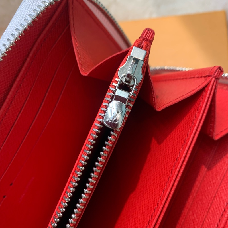 LV 紅色波點白色長銀包 I570NY-5