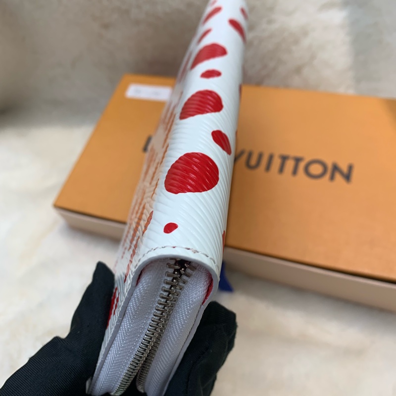 LV 紅色波點白色長銀包 I570NY-7