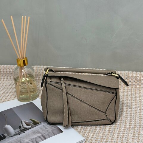 LOEWE Puzzle納帕小牛皮手袋 - 迷你沙色