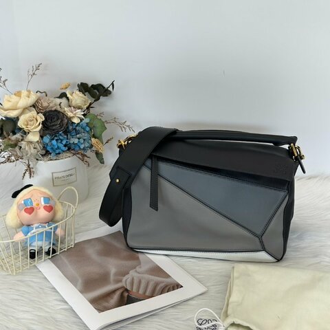 LOEWE Puzzle納帕小牛皮手袋 - 中號拚色灰藍