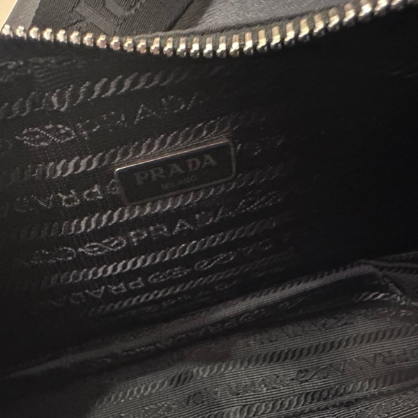 Prada Re-Edition 2005 Re-Nylon 黑色三合一-9