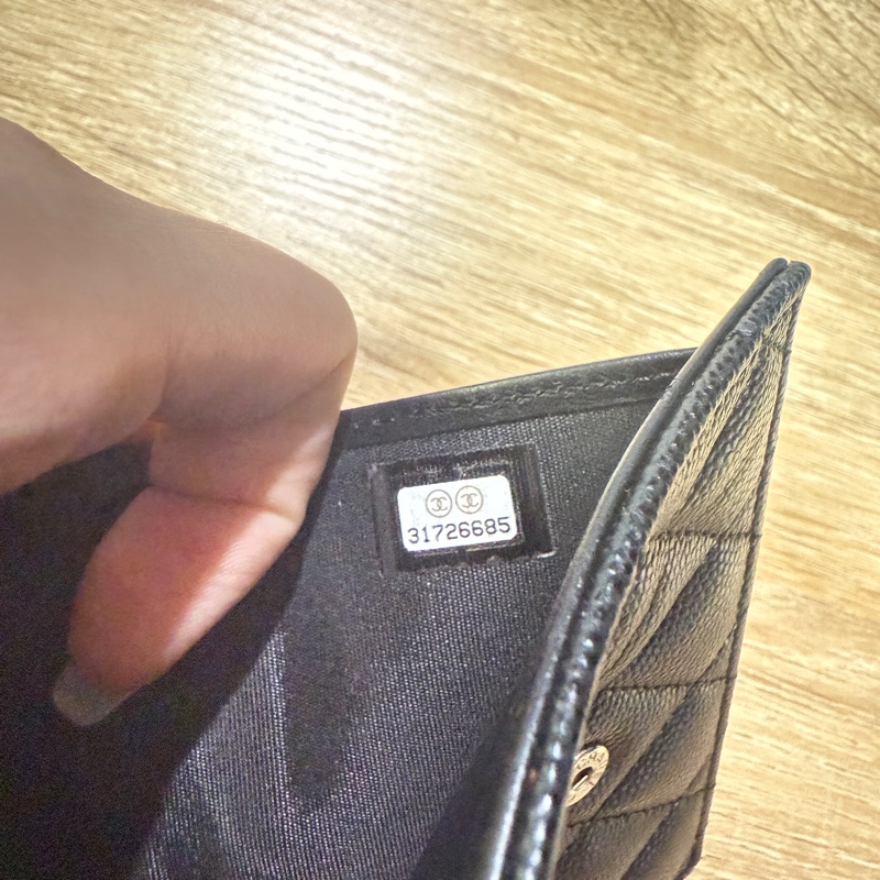 中古閒置誠可議 CHANEL 香奈兒 Boy 仿舊黑銀防刮牛皮短夾  便宜出售-2