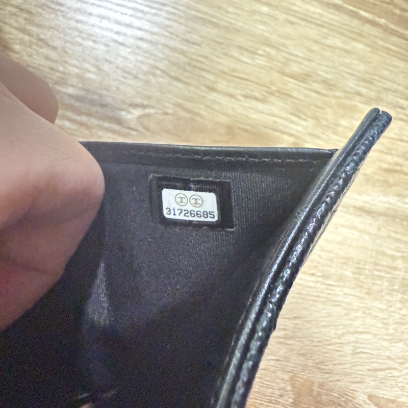 中古閒置誠可議 CHANEL 香奈兒 Boy 仿舊黑銀防刮牛皮短夾  便宜出售-11