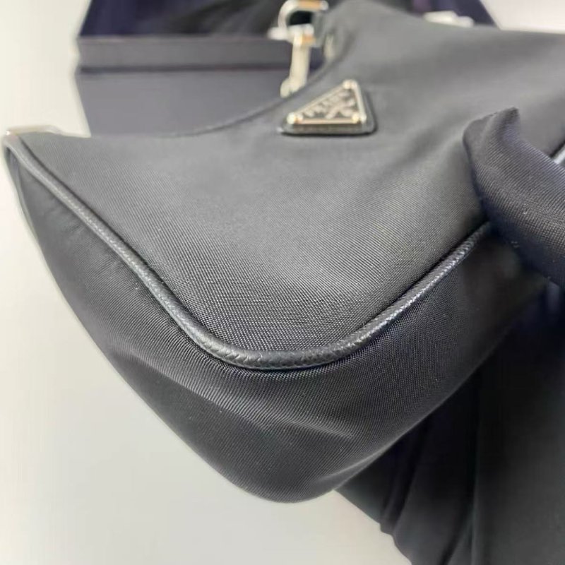 PRADA Re-Edition 尼龍拚皮革腋下包 mini14*5*10 99新配件盒子保卡-3