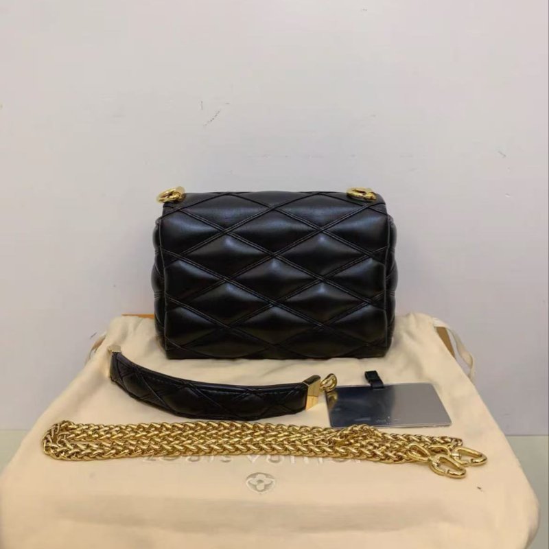 LV 黑金菱格紋鍊條包羊皮 全新 配件塵袋-8