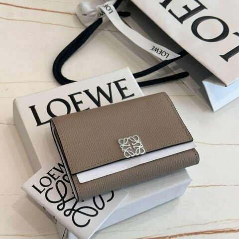 *SHIHNA名牌精品*LOEWE Anagram 卵石紋粒面牛皮三折短夾
