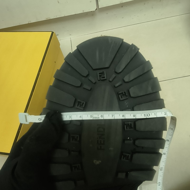 🔥年終狂降🔥【限時降價只到12/31（原15,800）】【8成新】㊣✨ FENDI✨**尺寸：8**(附盒子/防塵袋)芬迪 老花 皮革 帆布  厚底 增高 樂福鞋 懶人鞋 皮鞋/雙F/二手包/二手精品/保證正品-36