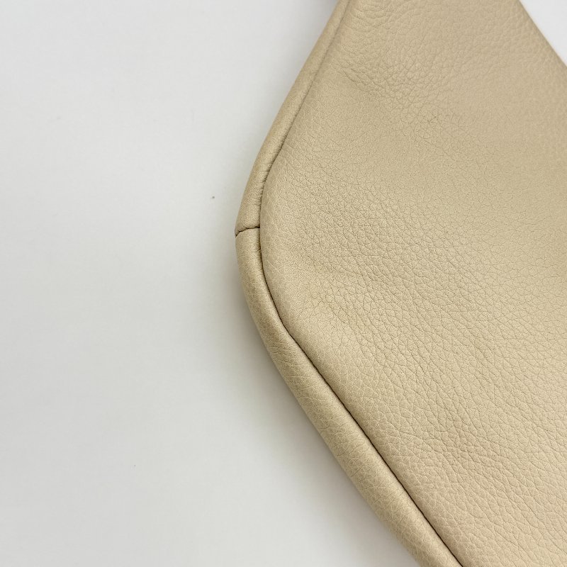 GUCCI 白色牛皮 經典Logo Mini 腰包-6