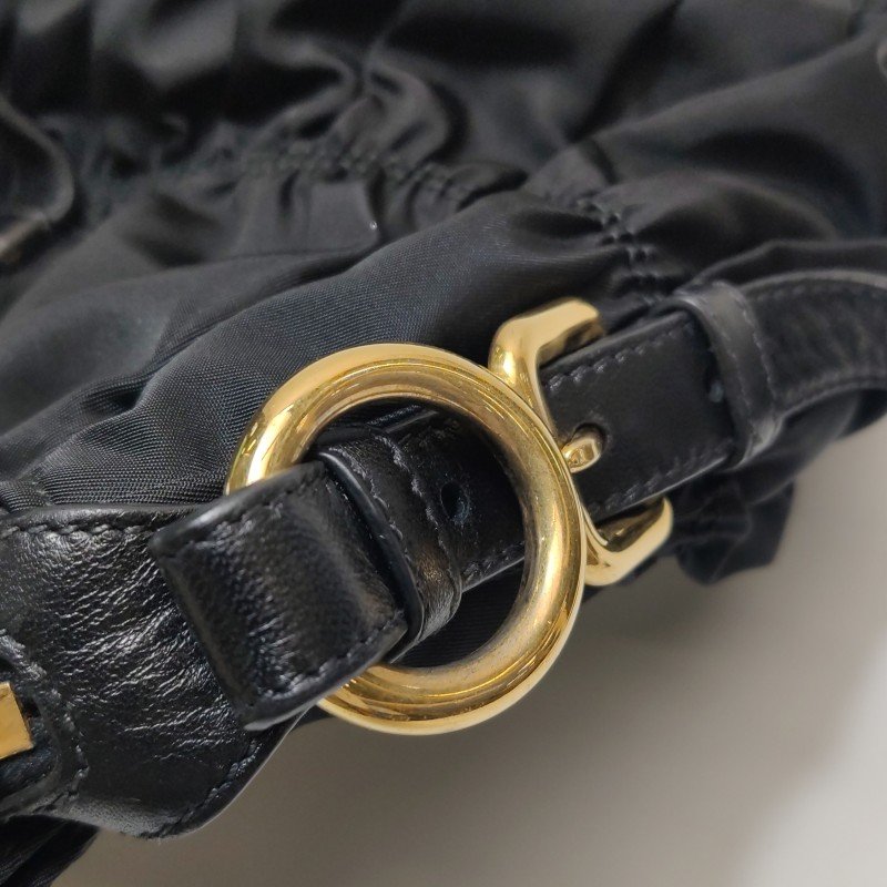 Prada Gaufre 羊皮 尼龍布 純色 字母 Logo 褶皺 斜挎包 單肩包-13