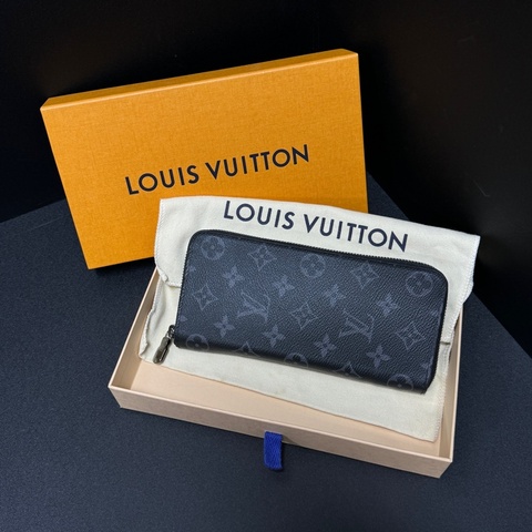 （極新全配💝） LV M62295 最新晶片款 黑武士長夾 專櫃29600
