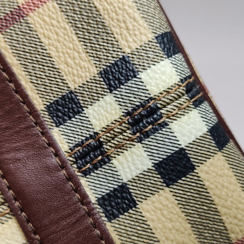 Burberry 牛皮 拼色 格紋 針扣 手提包-17