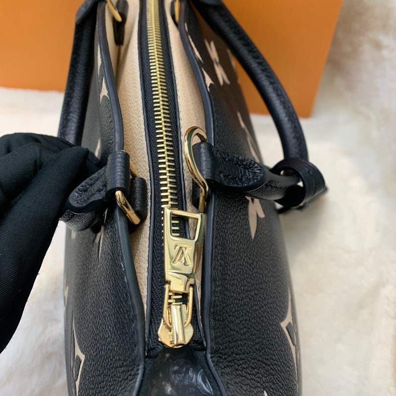 LV PETIT PALAIS 雙色大老花壓紋手袋  I679NY-4