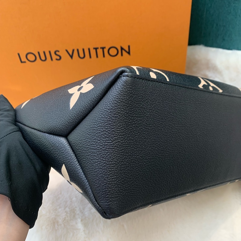 LV PETIT PALAIS 雙色大老花壓紋手袋 I679NY-5