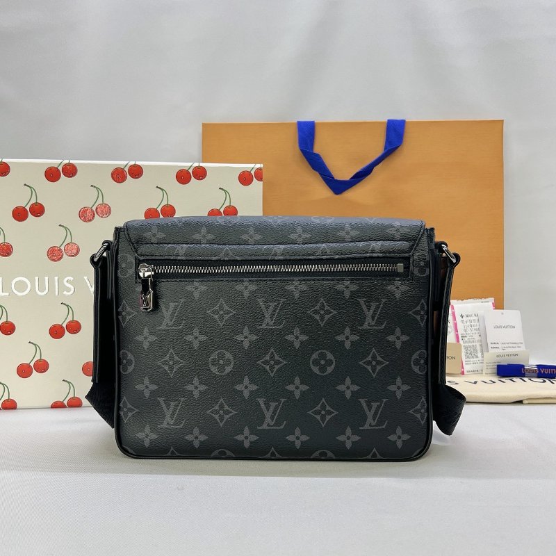LV 全新District PM郵差包-1