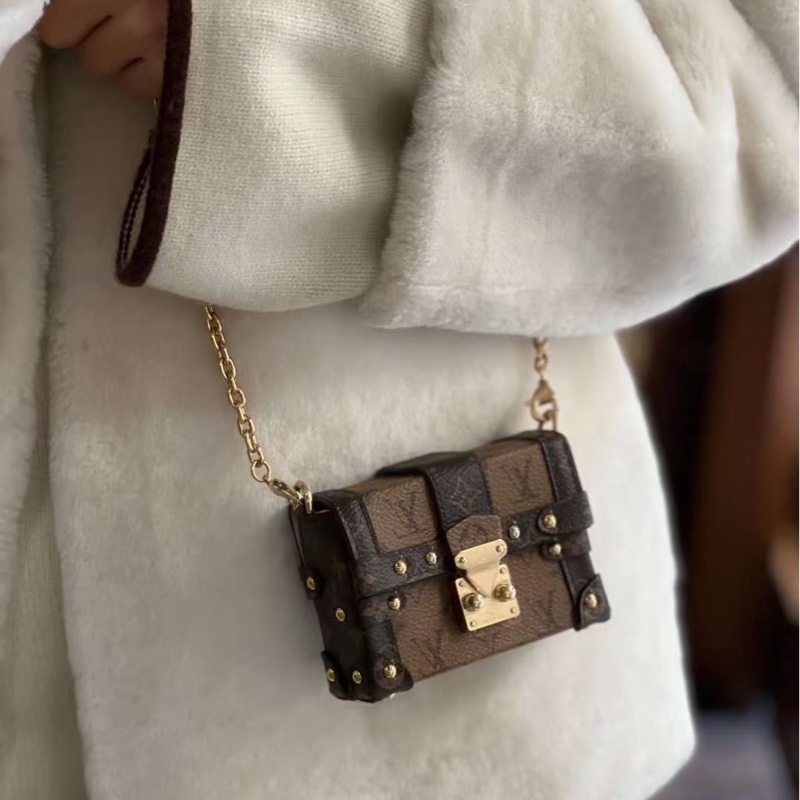LV essential trunk MINI 方盒子 小方盒 廢包 手挽包 晚宴包 口紅包 斜背包 肩背包 側背包-7