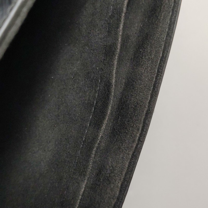 Louis Vuitton (LV) Twist 中號 牛皮 水波紋 LV旋轉鎖扣 斜背包 單肩包-8