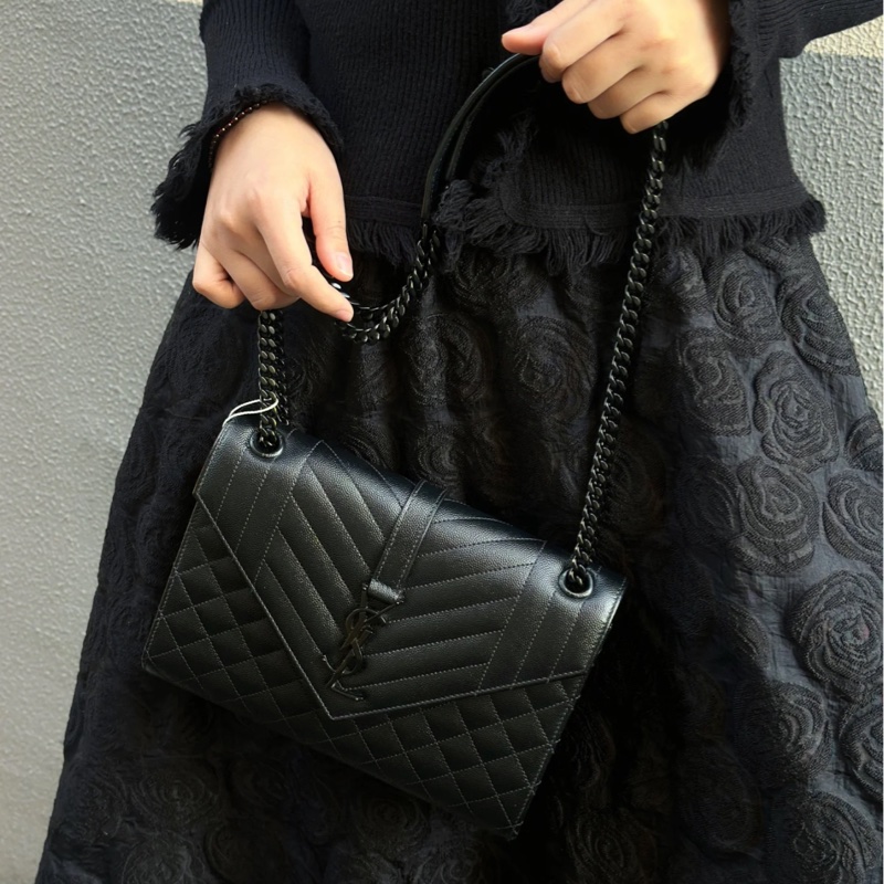 （近全新品💝） YSL 聖羅蘭 “so black” 全黑 信封斜背包 專櫃96500！-3
