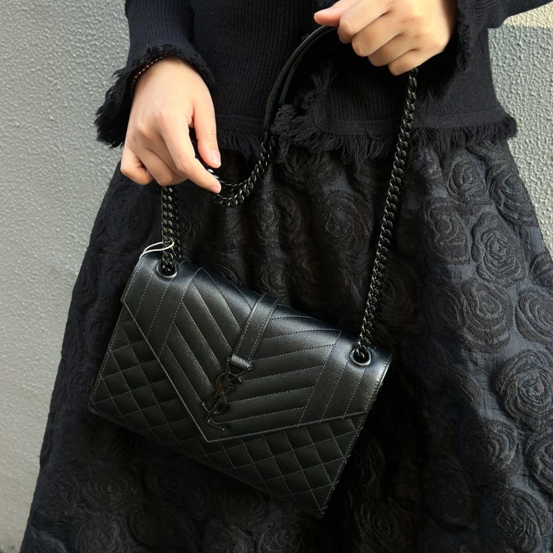 （近全新💝） YSL 聖羅蘭 “so black”全黑 信封斜背包 專櫃96500-1