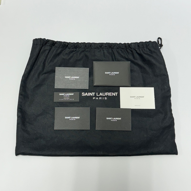 （近全新💝） YSL 聖羅蘭 “so black”全黑 信封斜背包 專櫃96500-19