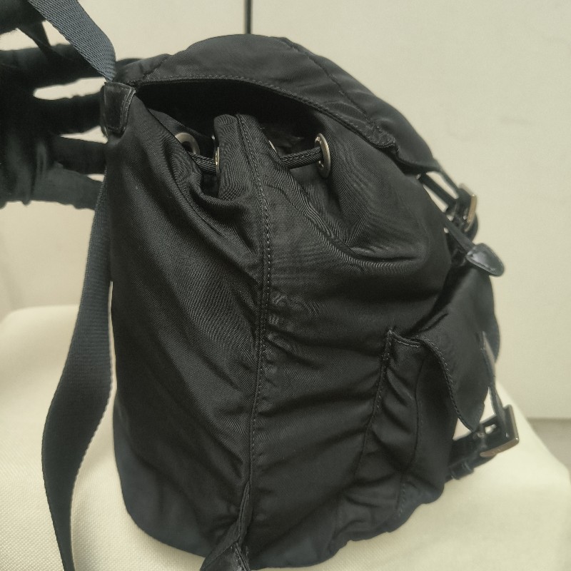 🔥年終狂降🔥【限時降價只到12/31（原16,800）】㊣✨PRADA✨普拉達 拼色 帆布 皮革 口袋 小型 後背包 /二手包/二手精品🌳二手樹屋🌳-4