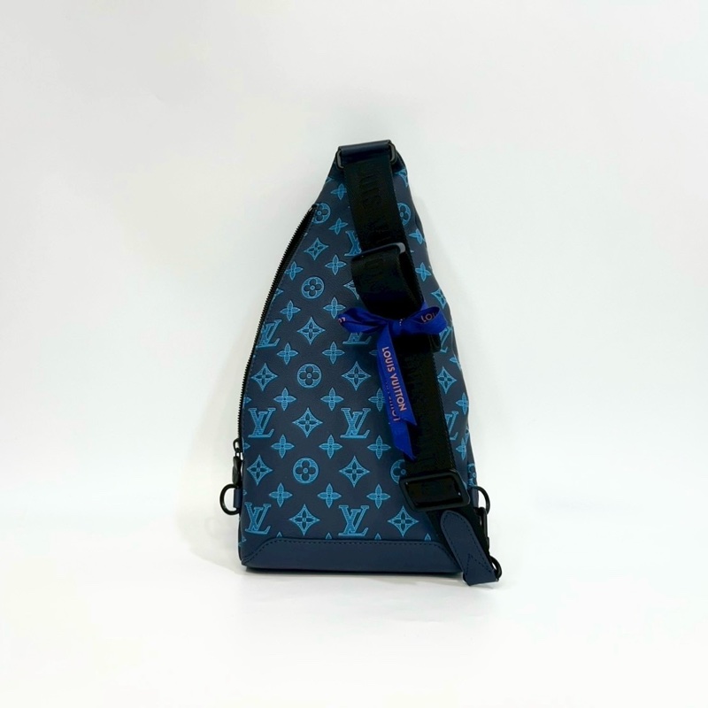 LV藍色 Slingbag Shadow牛皮Duo側背胸口包M46562-3
