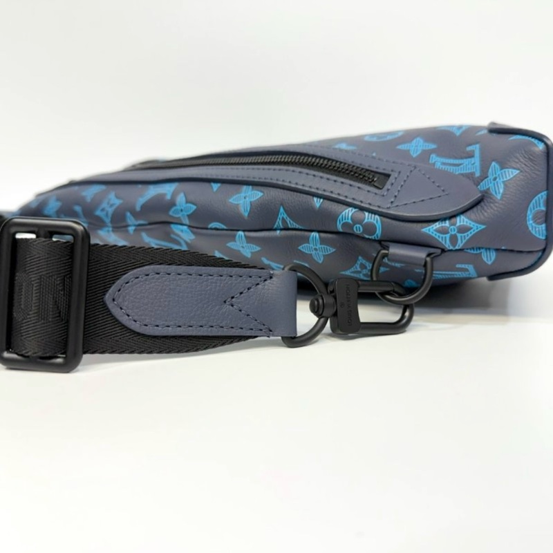 LV藍色 Slingbag Shadow牛皮Duo側背胸口包M46562-17