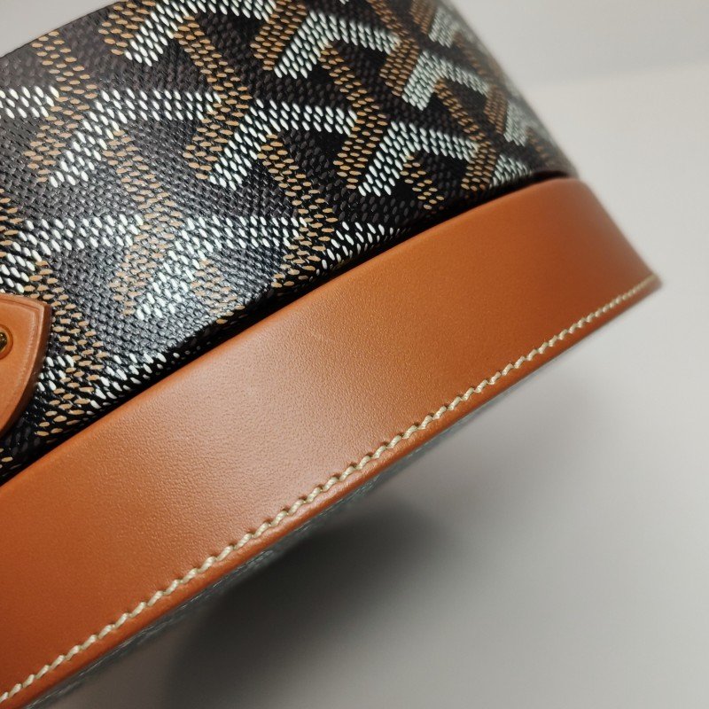 Goyard Alto 牛皮 老花 行李箱扣 單肩包-11