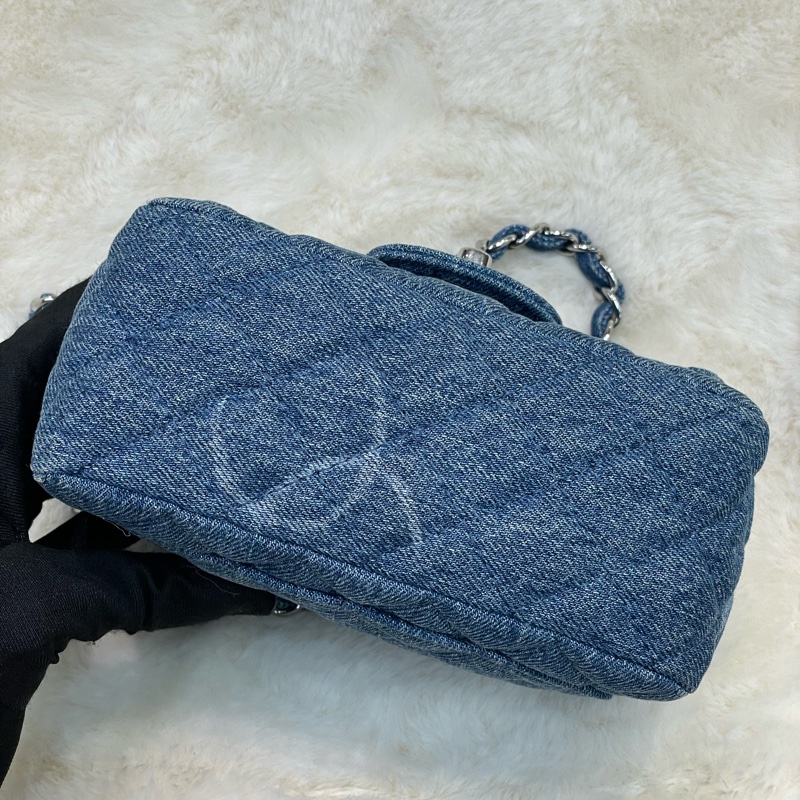 CHANEL 藍色牛仔丹寧布 mini 方胖子 I668-5