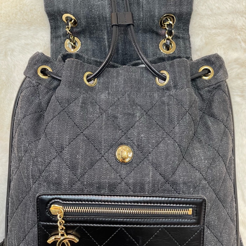 CHANEL 古巴系列黑金菱格丹寧布拼小牛皮翻蓋背包 I684-24