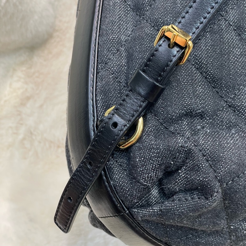 CHANEL 古巴系列黑金菱格丹寧布拼小牛皮翻蓋背包 I684-34