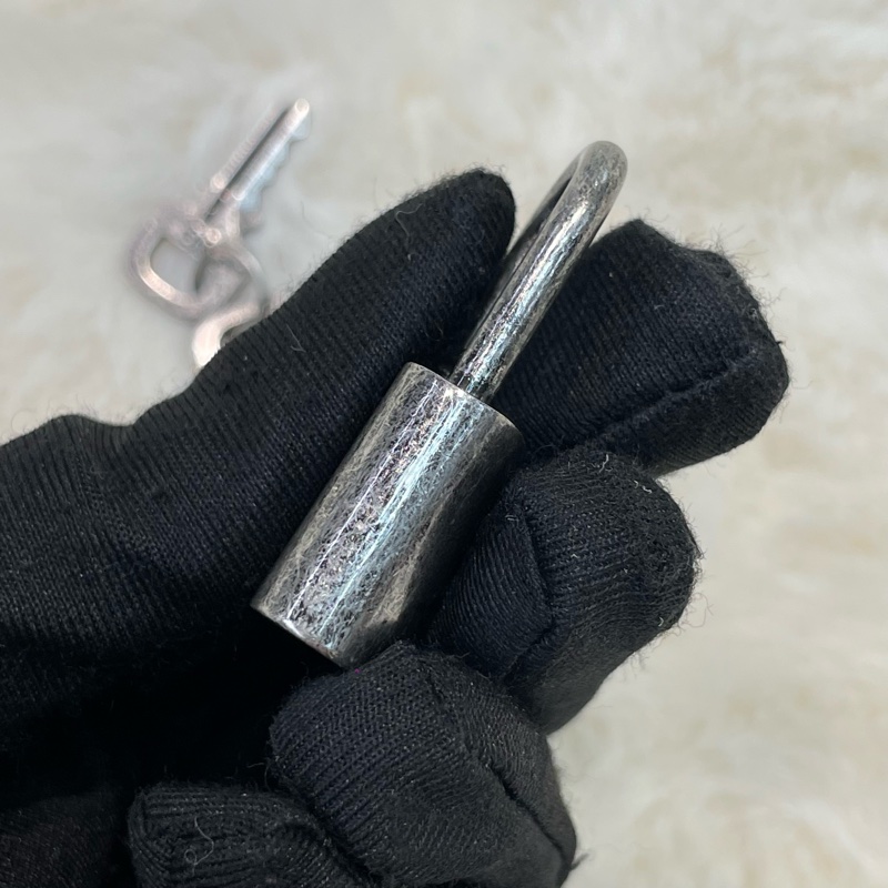 LV 黑銀色造舊鎖 I612-4