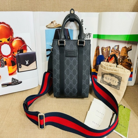 售 二手 真品  GUCCI 古馳！GG Logo 帆布肩背/手提托特包（黑灰色）