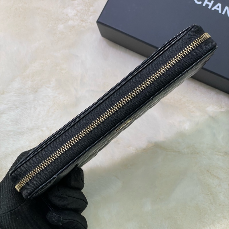 CHANEL 黑金拉鏈羊皮長夾 XB658-3