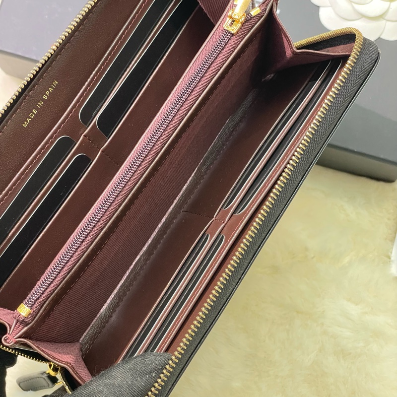 CHANEL 黑金拉鏈羊皮長夾 XB658-13