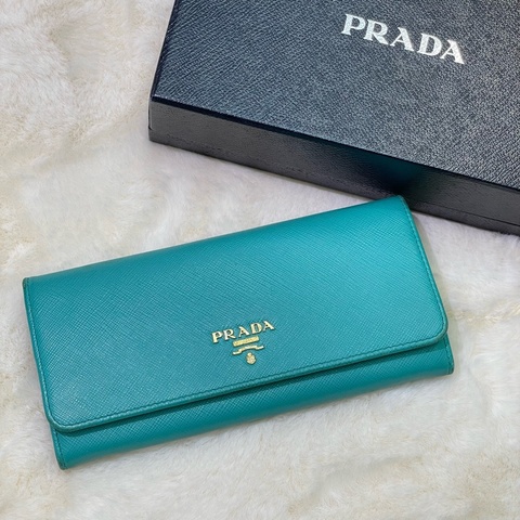 PRADA 湖水綠長夾 XB674