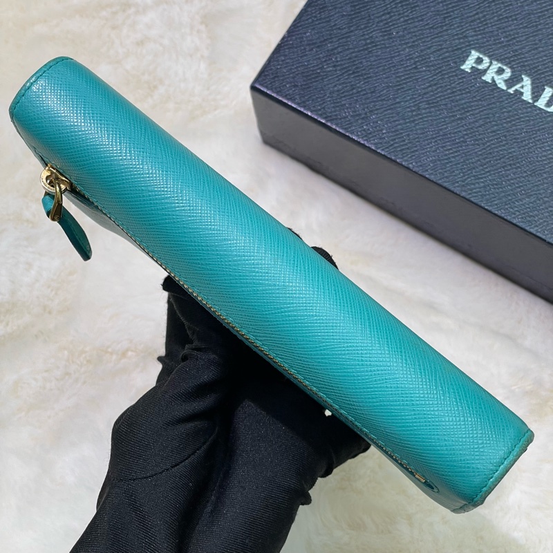 PRADA 湖水綠長夾 XB674-7