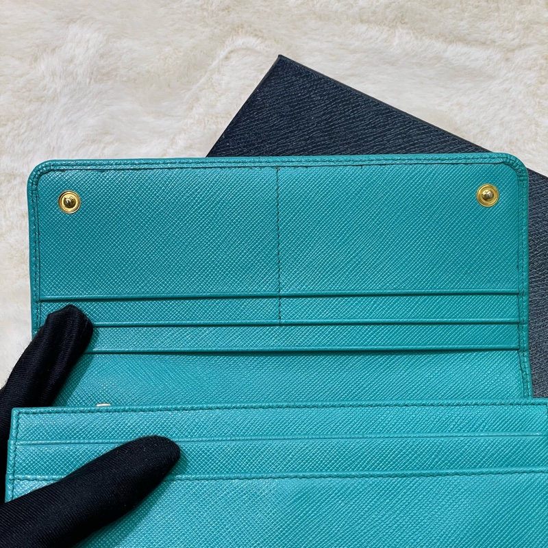 PRADA 湖水綠長夾 XB674-13