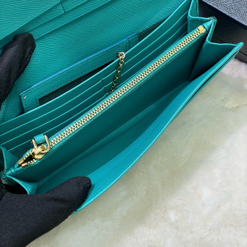 PRADA 湖水綠長夾 XB674-15